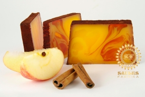 Apple with cinnamon