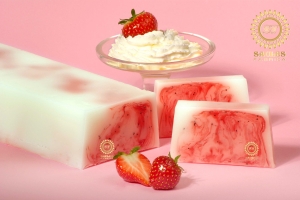 Strawberries with Cream